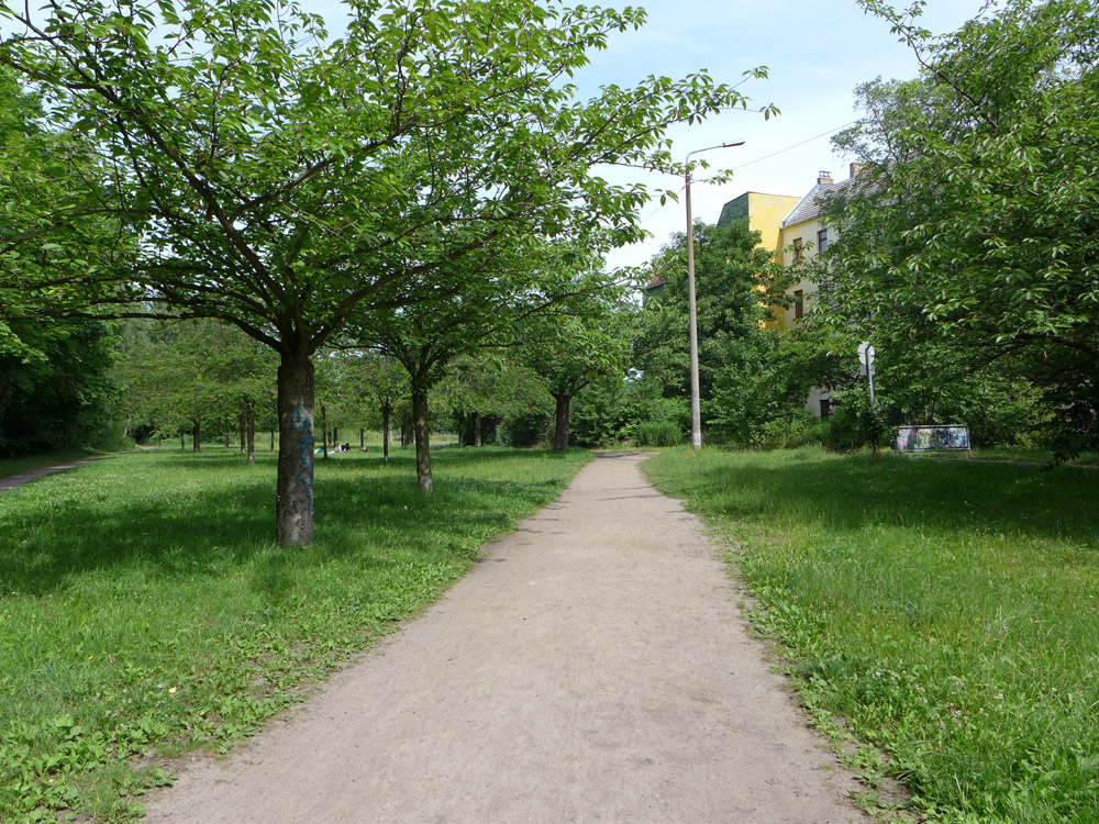 Weg von der S-Bahn Wollankstraße zum Bürgerpark